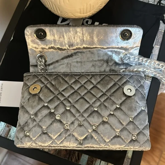 Kurt Geiger London Mini Brixton Lock Bag
Kurt Geiger London - Picture 12 of 15